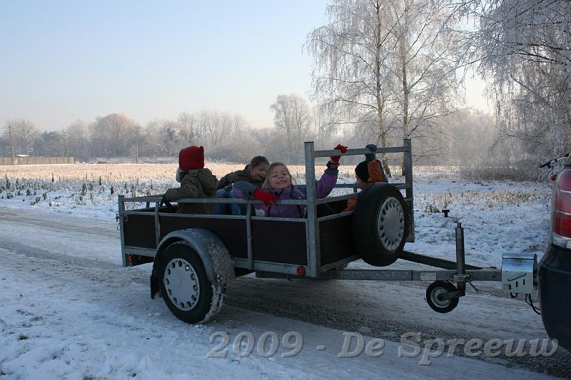 IMG_6876.JPG - in een karreke mét zonder wielen