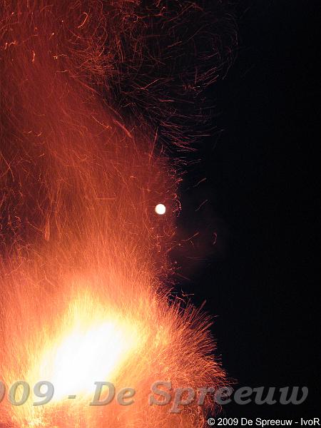 IMG_0150.jpg - zalig warm dennenvuur onder de volle maan, wie droomt daar niet bij weg...