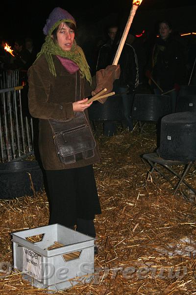 IMG_7030.JPG - het meisje met de zavelstokjes