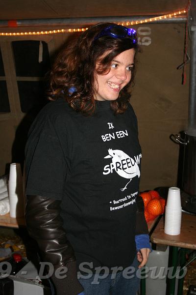 IMG_7058.JPG - een spreeuwtje met flikkerlichtjes in het haar