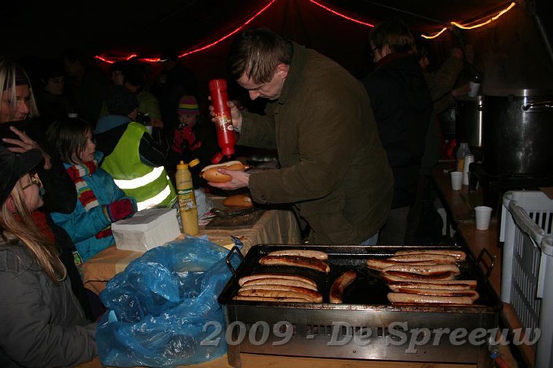 IMG_7092.JPG - ja, jongens, moeten die toch allemaal ketchup hebben zeker...