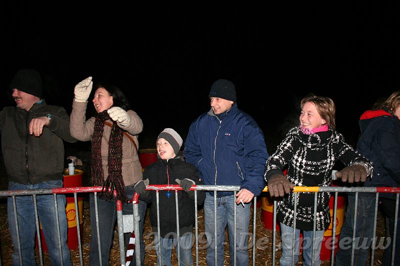 IMG_7130.JPG - die hebben er plezier in om nog een rondje wave te geven