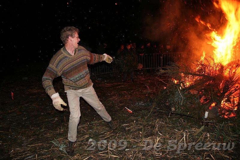 IMG_7140.JPG - en pardaf, het eerste muizense kerstboomzwierenrekord is binnen