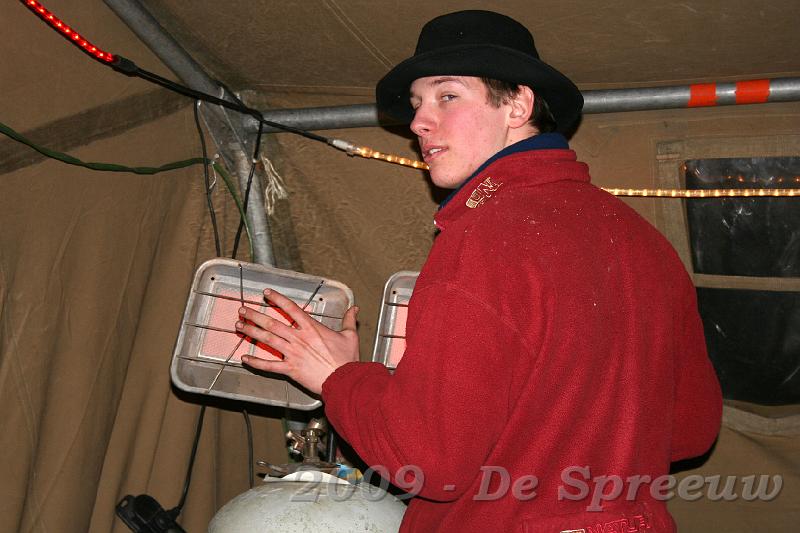 IMG_7180.JPG - het zal wel effe duren voor die kolenschoppen terug warm hebben