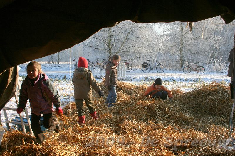 IMG_6905.JPG - en dat is natuurlijk een kolfje naar hun handjes