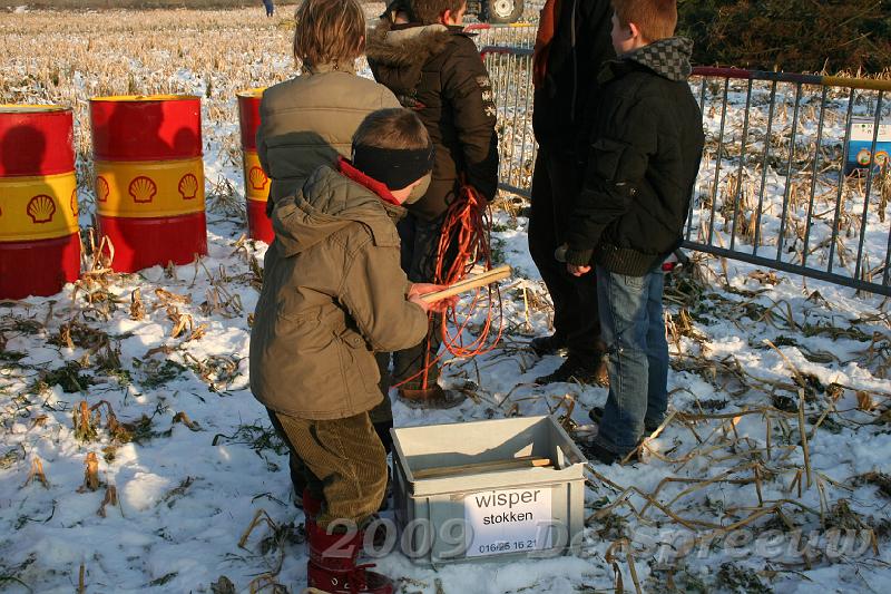 IMG_6993.JPG - dus dat zijn die stokken om te kunnen wisperen...?