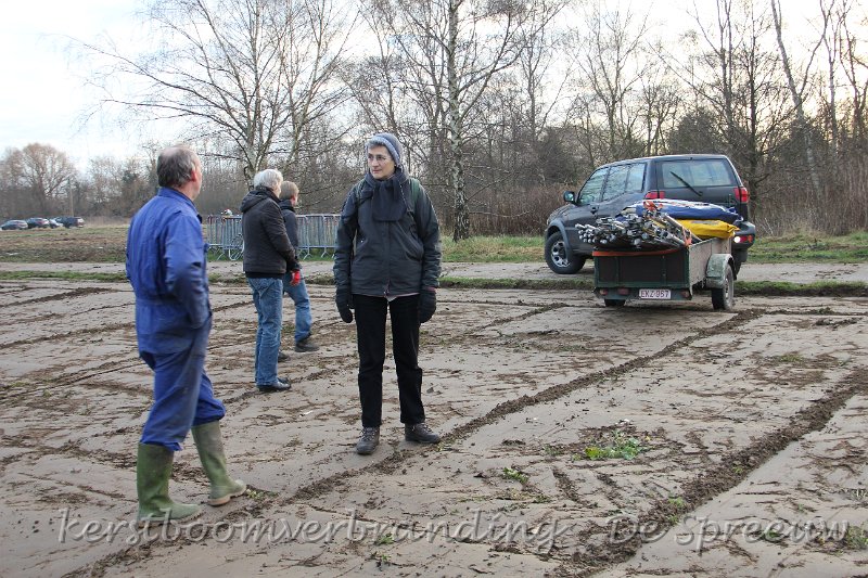 IMG_2039.JPG - daar zijn ze met de tent