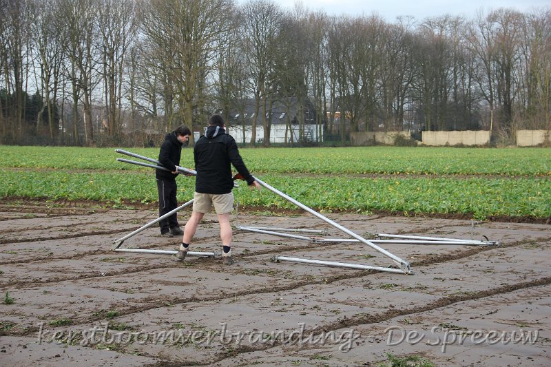 IMG_2058.JPG - ze begonnen met te/de buizen