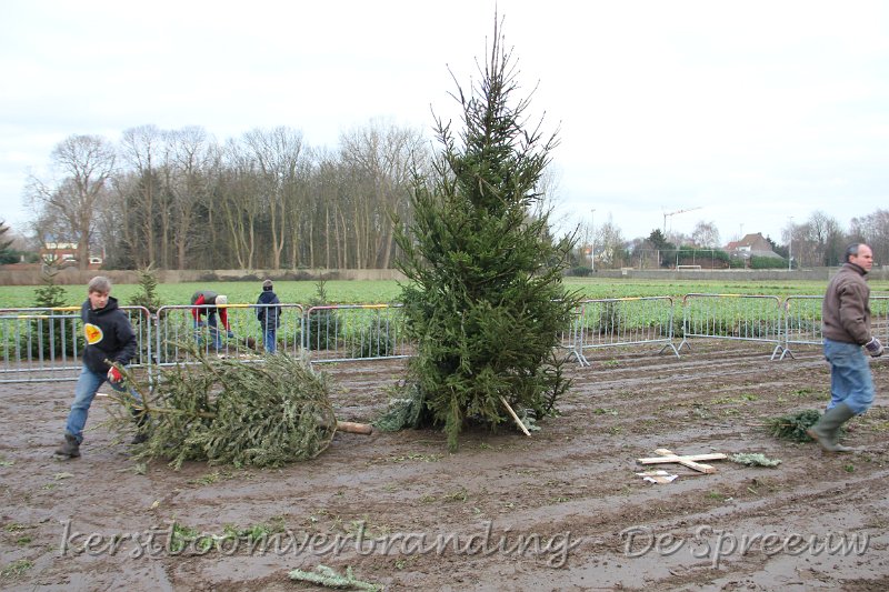 IMG_2065.JPG - maken dat we wegkomen, vooraleer die omvalt