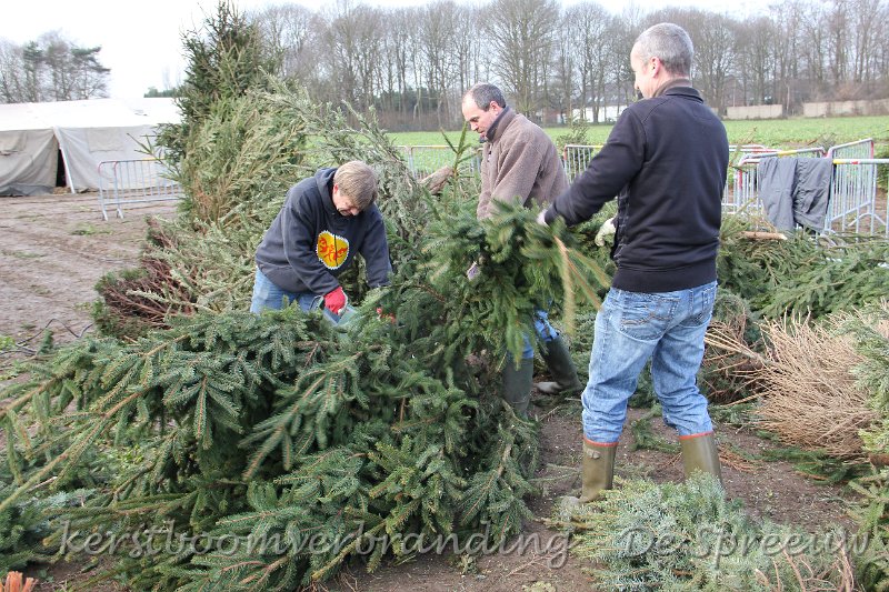 IMG_2132.JPG - chef zaag had zijn groot materiaal bij, nu konden ze nog beter zagen