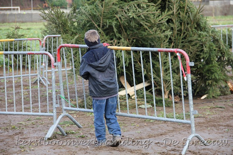 IMG_2142.JPG - allée, ik zal hier ook nog eens wat helpen