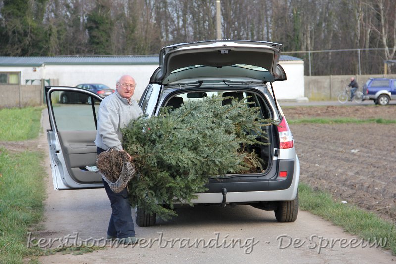 IMG_2222.JPG - ??? ... iemand die bomen komt ophalen...