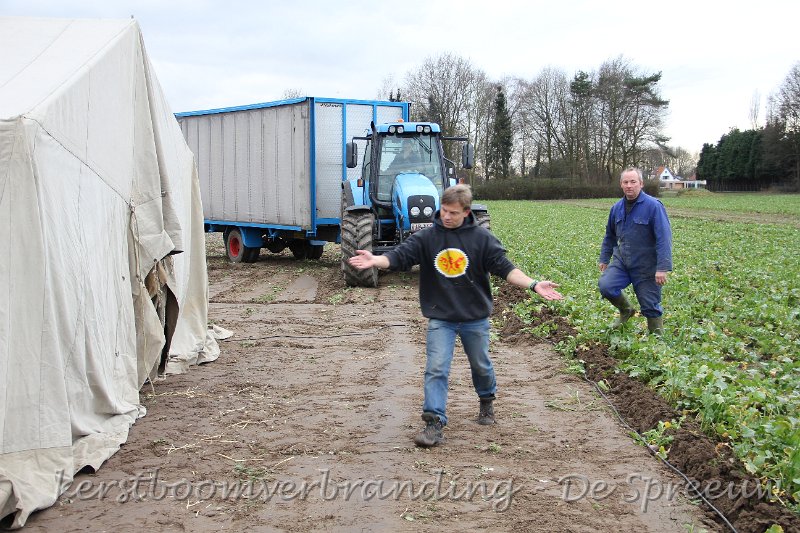 IMG_2240.JPG - moet gij nu echt in de rapen lopen, is het hier niet breed genoeg?