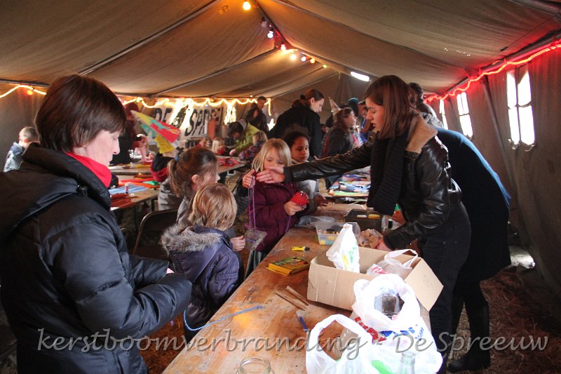 IMG_2301.JPG - tja, die lintjes voor de lantaarntjes gingen vlot van de hand