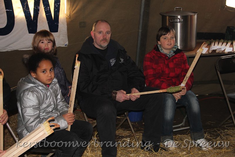 IMG_2332.JPG - volgens mij is die snaak toch een ietskepetietske te oud