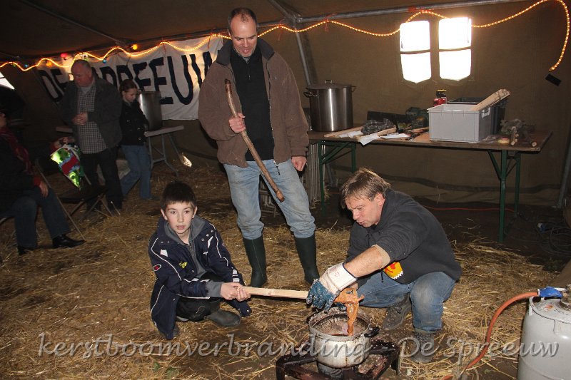 IMG_2370.JPG - oesje, nu moet ik mij concentreren