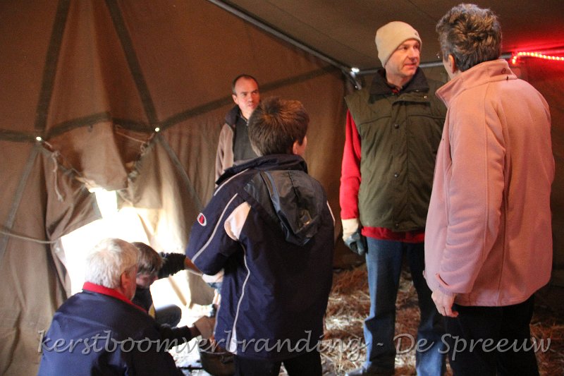 IMG_2378.JPG - die laatste acte de presence lokte wel wat volk