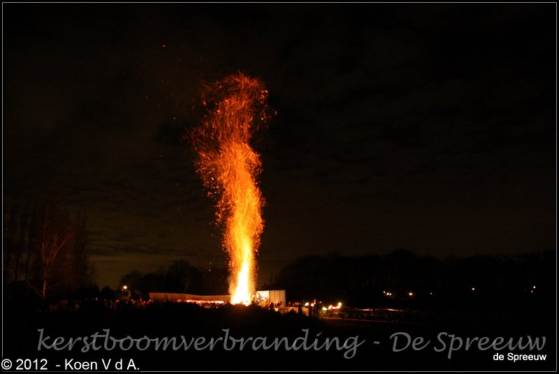 kerstboomverbranding_deSpreeuw2012.jpg