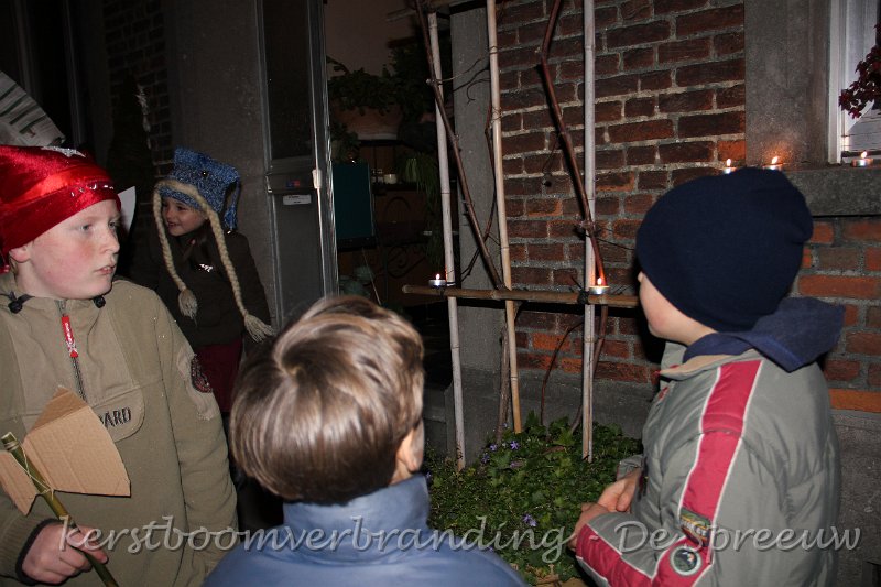 IMG_2421.JPG - vol bewondering keken zij naar het lichthuisje