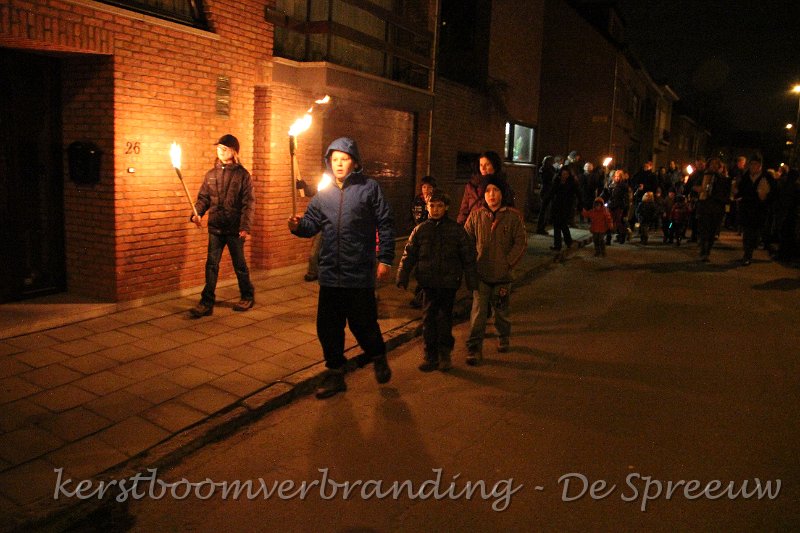 IMG_2439.JPG - enthousiaste koplopers trokken de stoet op gang