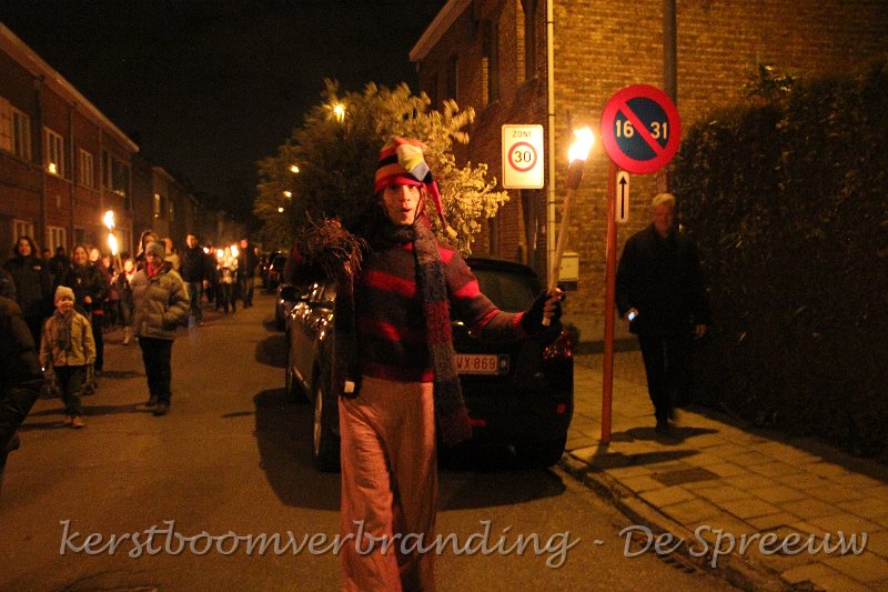 IMG_2449.JPG - waar komt die clown nu plots vandaan? misschien wat te laat gekomen?