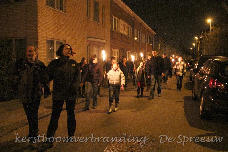 IMG_2451.JPG - en de mensen bleven maar komen ....