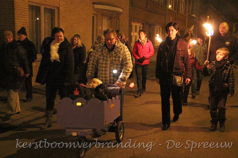 IMG_2453.JPG - met heelder karrevrachten liepen ze in de stoet