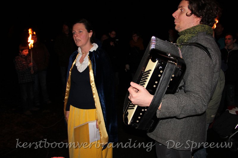 IMG_2470.JPG - en zowaar sneeuwwit begon met haar iel stemmetje een hemels wijsje te zingen ...