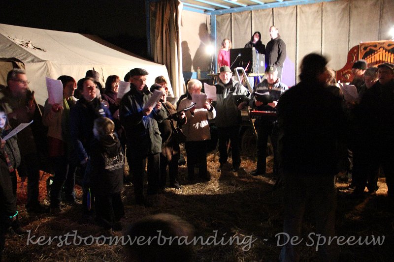 IMG_2681.JPG - ondertussen waren onze koren aan hun bisnummer begonnen