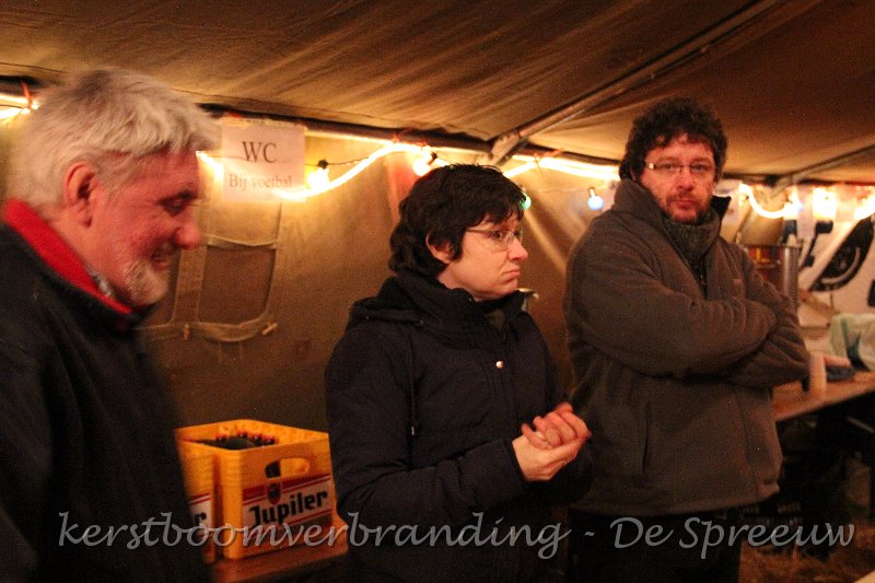 IMG_2722.JPG - die grijzekop zal niet blijven lachen! . . .