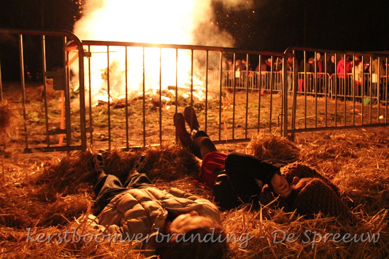 IMG_2737.JPG - wat ligt daar nog in het hooi, restanten van een kerststal?