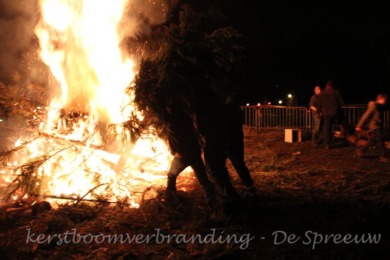 IMG_2749.JPG - hebt ge al eens nen kerstboom op voeten gezien?