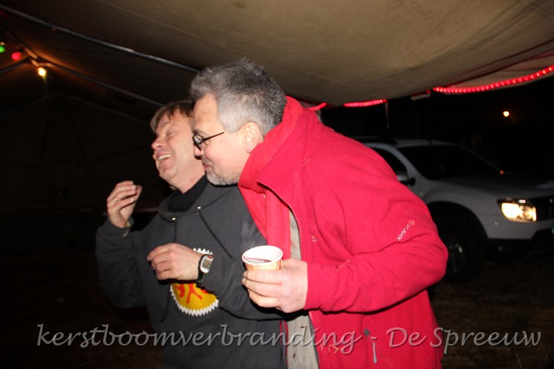 IMG_2821.JPG - nee, uwen baard kittelt