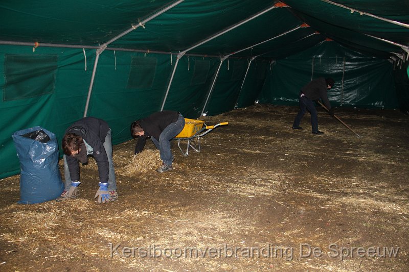 IMG_4302.JPG - het leek wel de stal van Kai-Mookske die opgeruimd moest worden