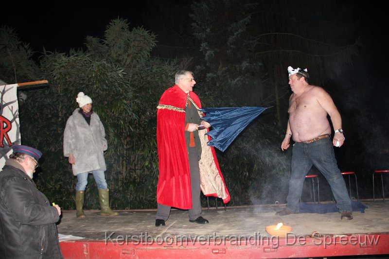 IMG_3911.JPG - helaas, hij kreeg onmiddellijk een gasboete voor onzedelijke klederdracht