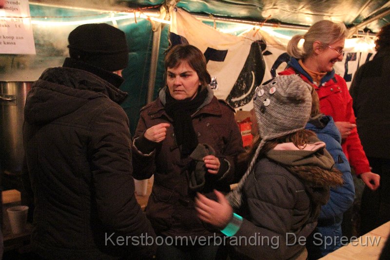 IMG_4040.JPG - ja, wij zullen de gluhwein en chocomelk wel serveren