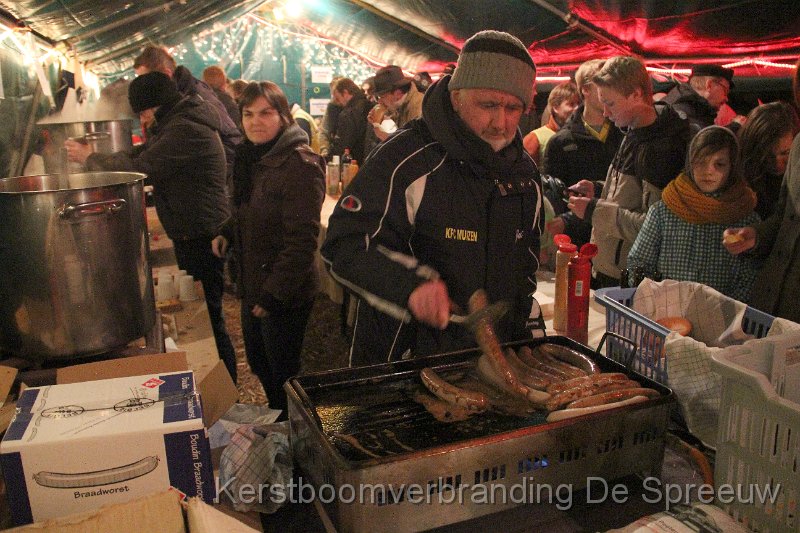 IMG_4046.JPG - tja, jong, als die goed gebakken zijn, dan bijten die niet meer, hoor!