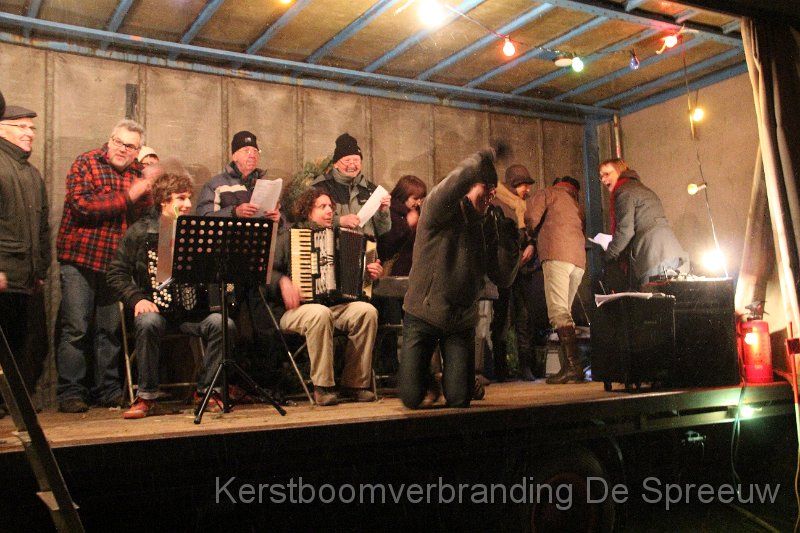 IMG_4078.JPG - al moet ik op mijn knieën gaan zitten