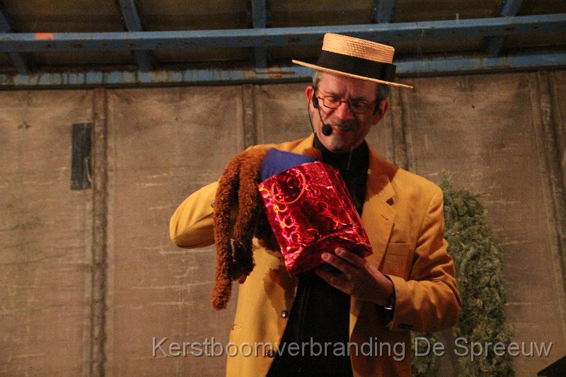 IMG_4114.JPG - en weg dook hij