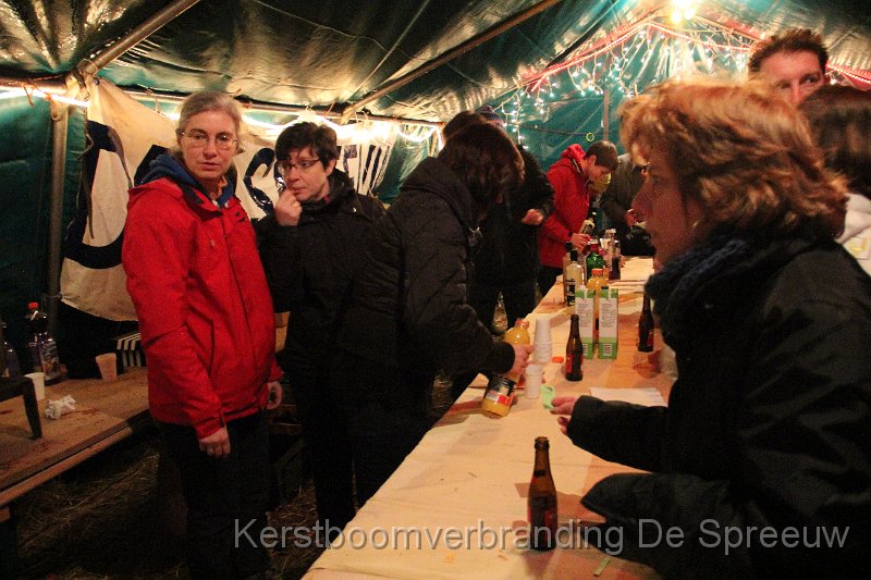 IMG_4126.JPG - oeps, de voorraad drank slinkt zienderogen