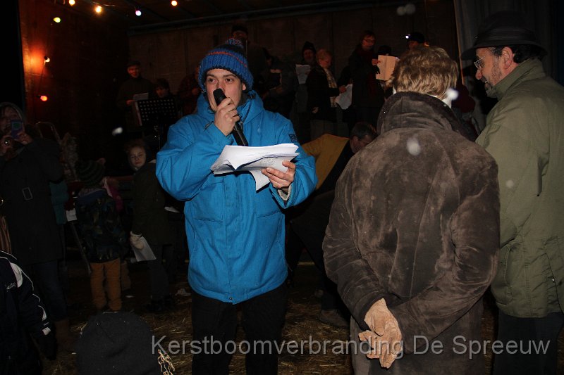 IMG_4136.JPG - wie wil er nog de tekst van het zangkoor Novis Cantores?