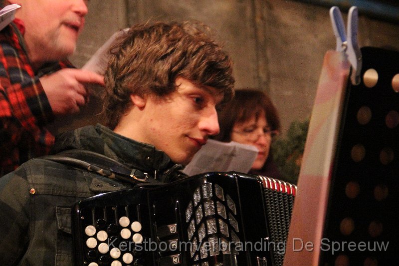 IMG_4141.JPG - en we zijn weer vertrokken voor een spetterend optreden