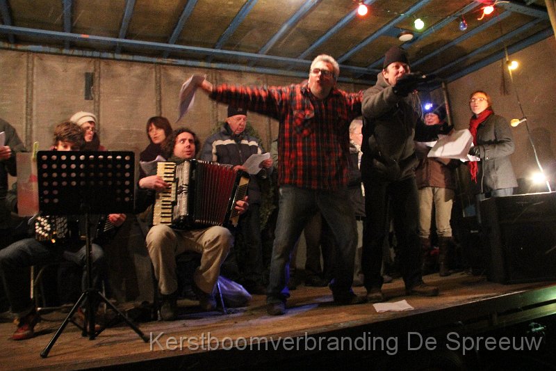 IMG_4159.JPG - wie is nu eigenlijk de solist en wie de dirigent?