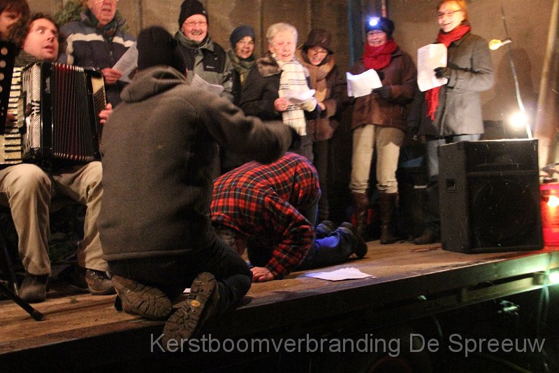 IMG_4175.JPG - zij prezen, ik weet niet wie, maar waren toch overmatig dankbaar...