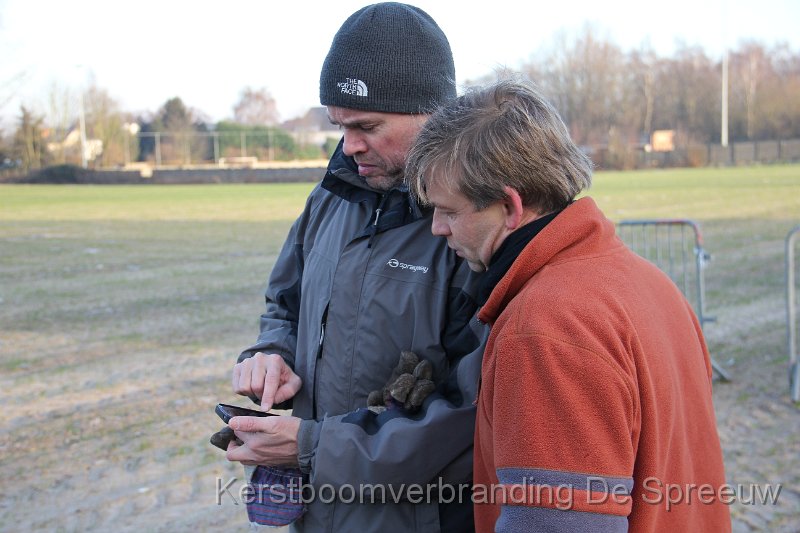 IMG_3354.JPG - toch nog even de weerberichten raadplegen