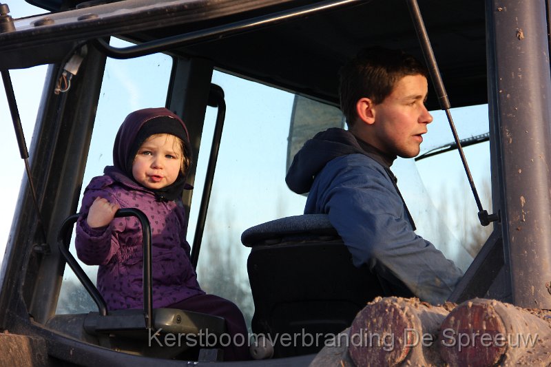 IMG_3385.JPG - neen, zene, ik geef mijn plaatske niet af!