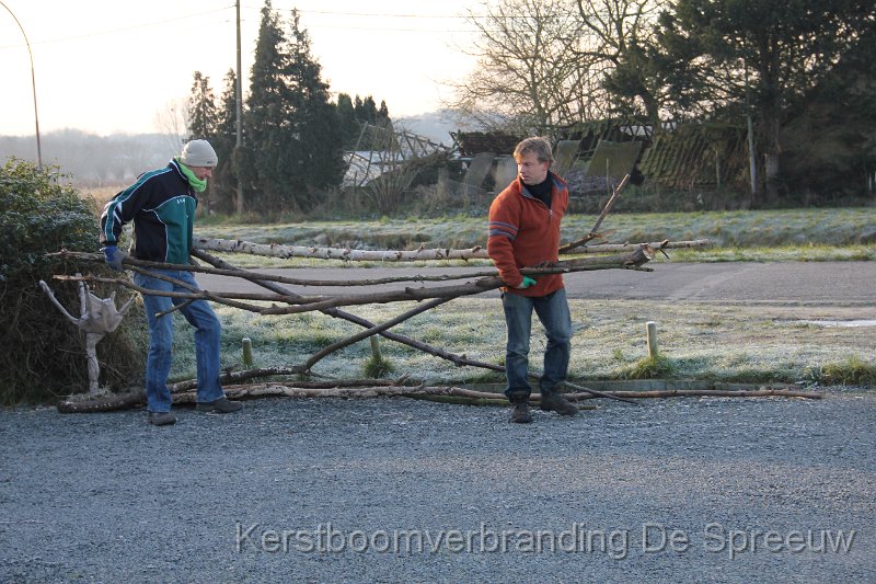 IMG_3387.JPG - als  nu ieder dezelfde stammen vast neemt, zal dat beter gaan