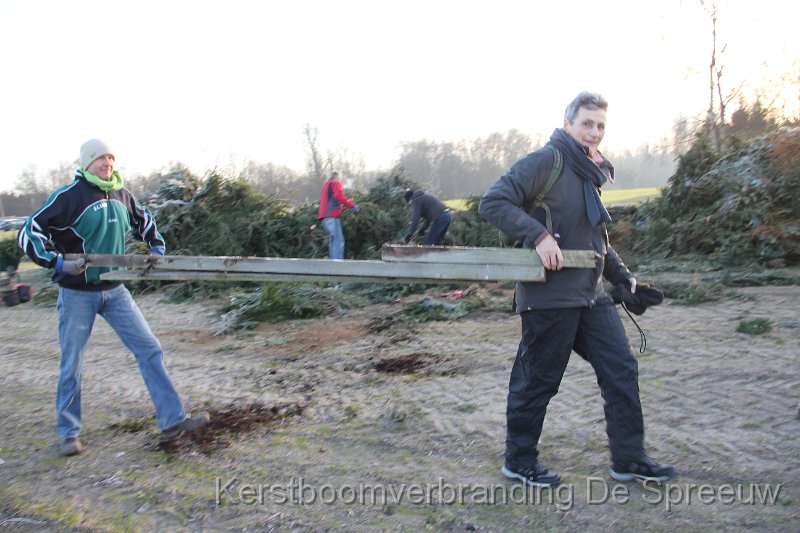 IMG_3417.JPG - vreed balkske, maar dat is geen goed brandhout