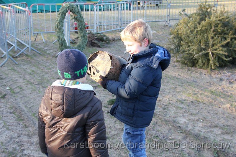 IMG_3446.JPG - kijk eens, ik heb een gat in mijn emmer!