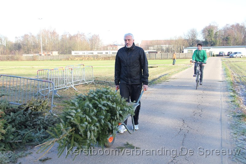 IMG_3498.JPG - en nog steeds worden er bomen bijgebracht, waarvoor dank